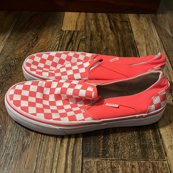 Vans - Picture 2 of 8